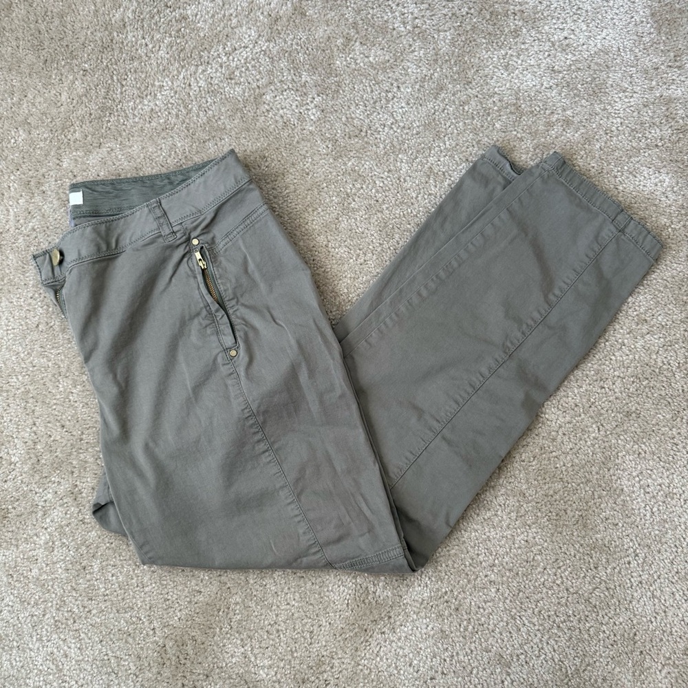 Chico Womens 1 US 8 Army Green Cargo Pants With Gold Accents: Casual Work - Picture 7 of 8